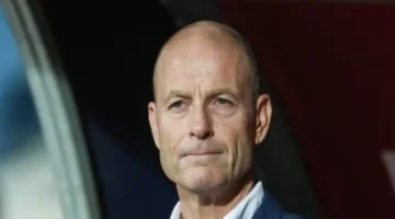 مرونة تكتيكية مستمرة في مباريات الأهلي تعزز تطور توروب كلاعب